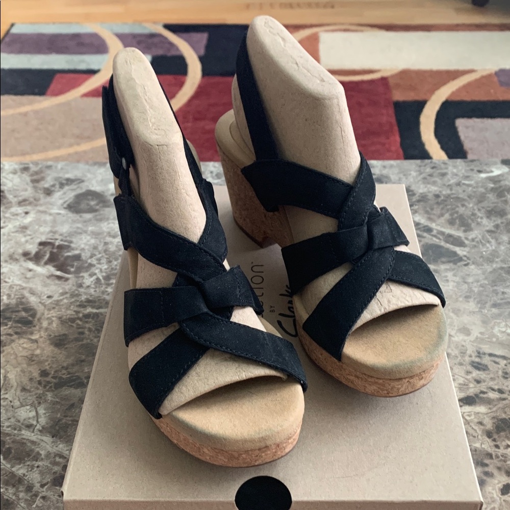 Clarks Black Nubuck Giselle Beach Wedge Sandal – Size 8.5M - Picture 6 of 13